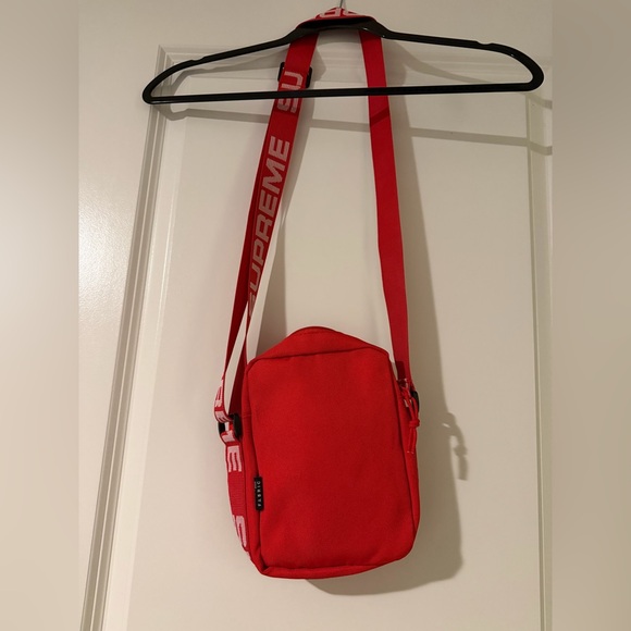 Supreme red crossbody bag ❤️ - Picture 6 of 8